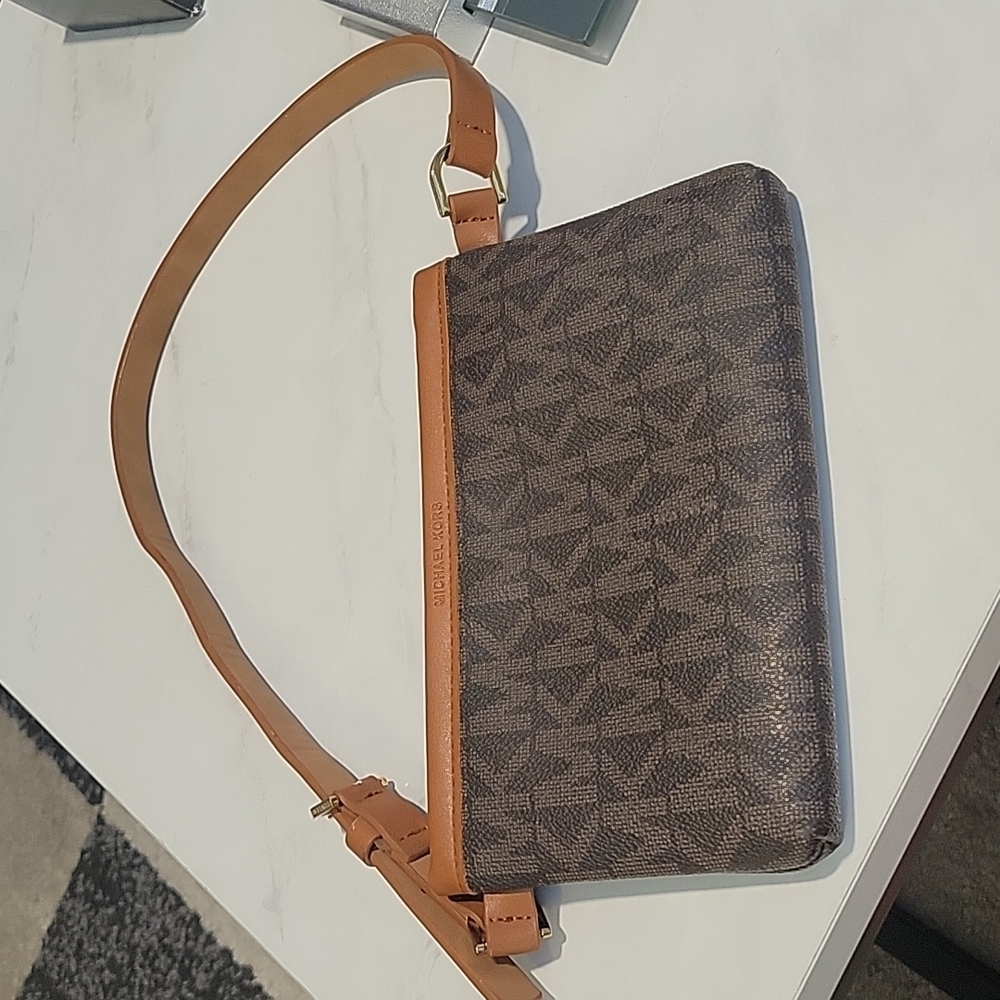 MICHAEL KORS MK Signature Genuine Leather Fanny Pack Belt Bag